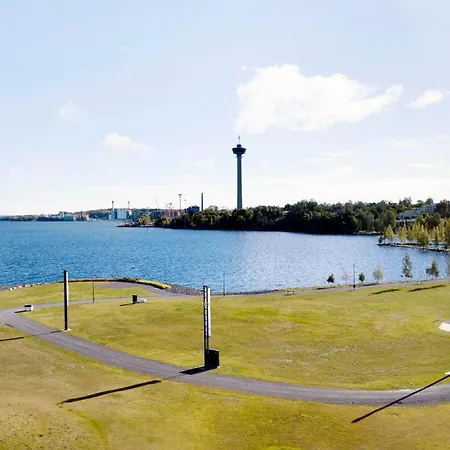 Spacious Loft With Naesijaervi Views شقة *