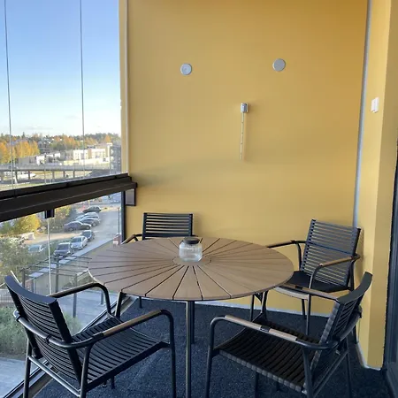 Spacious Loft With Naesijaervi Views شقة *