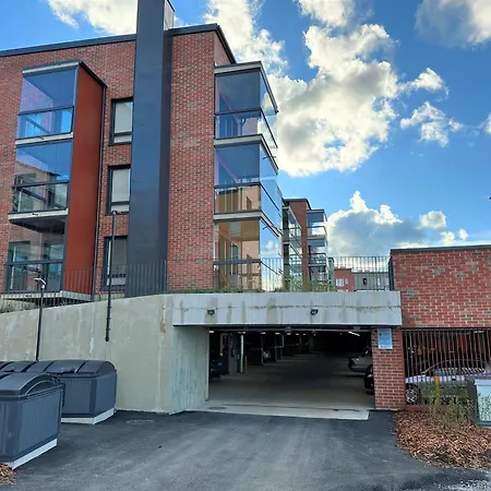 Spacious Loft With Naesijaervi Views شقة تامبير